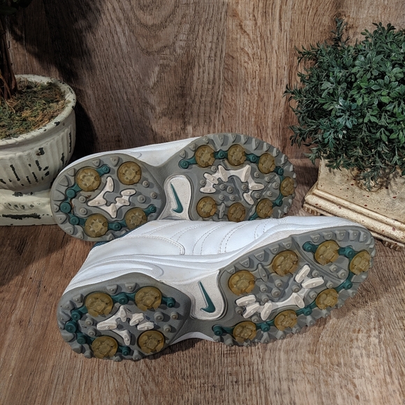 NIKE Women's Golf Shoes Size 9.  #Q - Picture 6 of 7